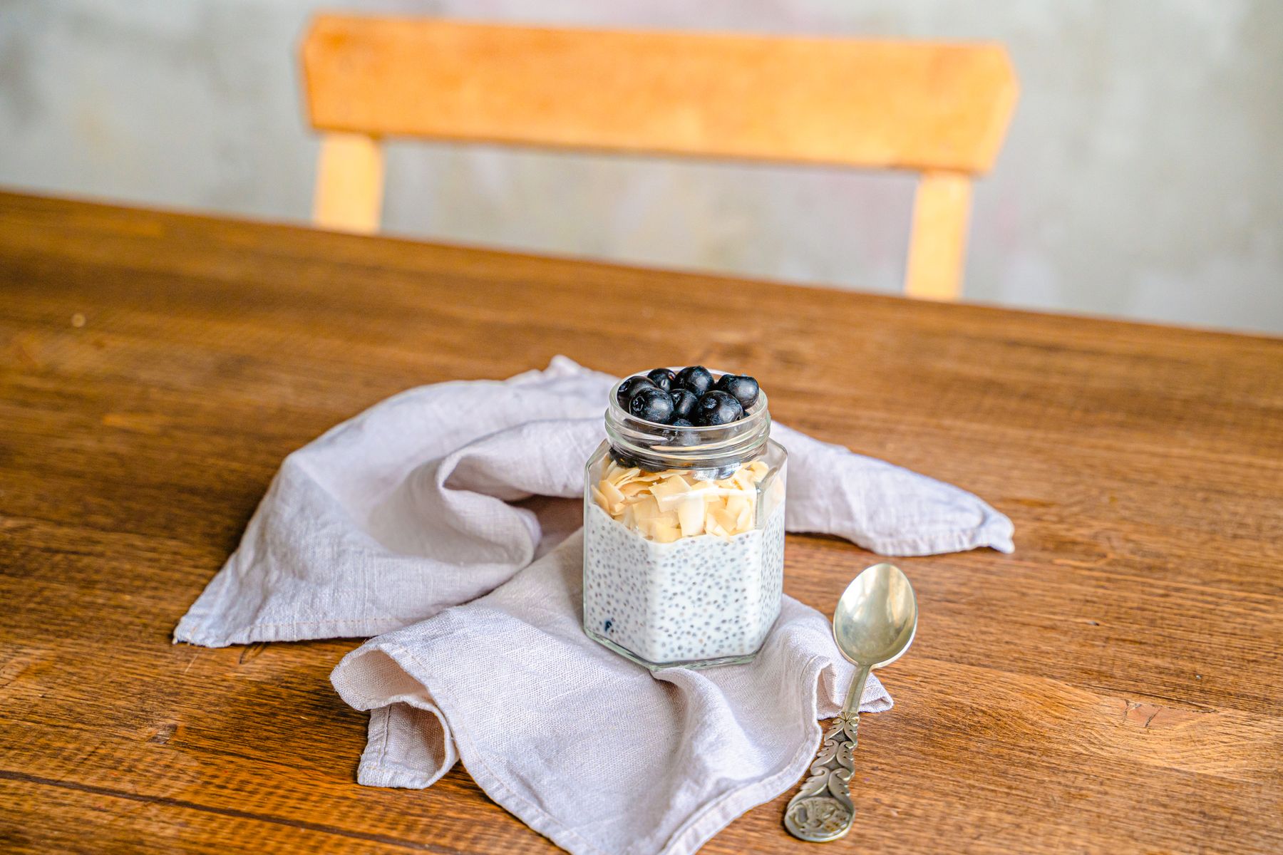 Pudding de chia aux myrtilles et noix de coco