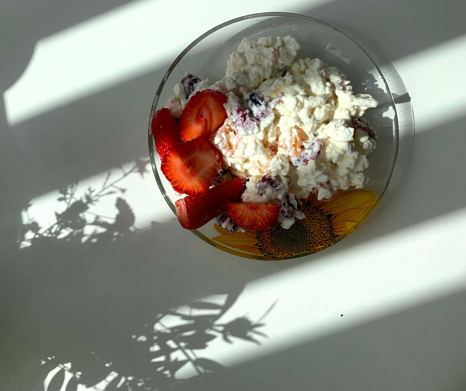 Bol de fromage blanc aux fraises