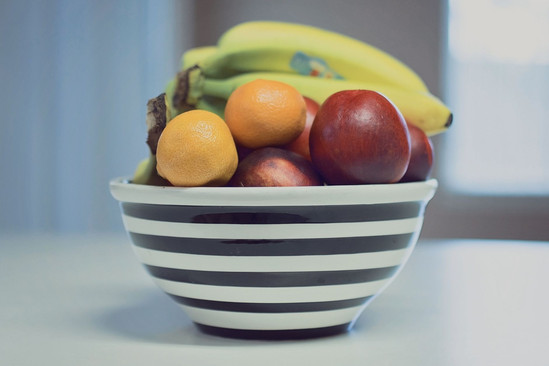 Corbeille de fruits frais variés