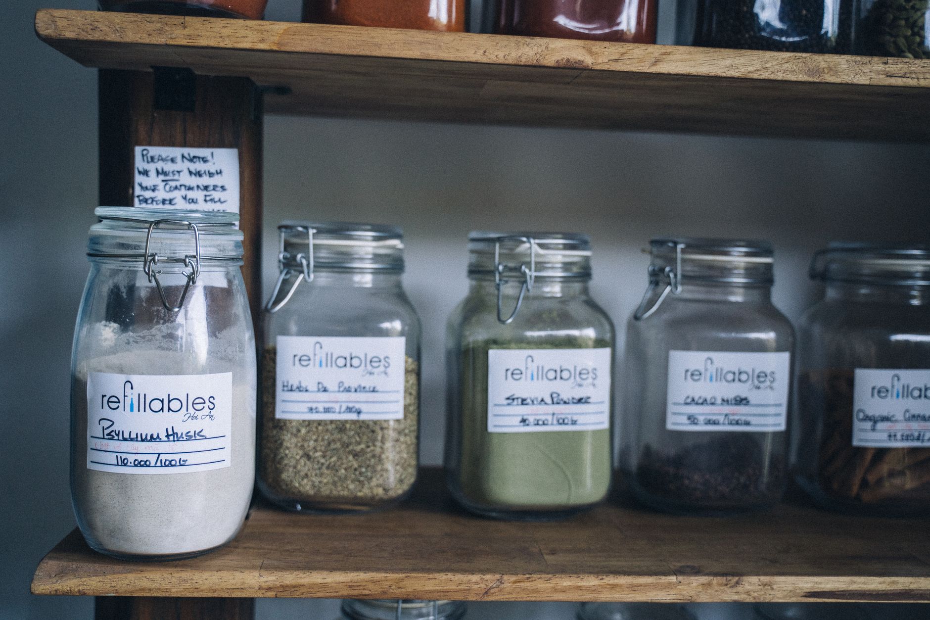 Bocaux en verre de produits bio en vrac